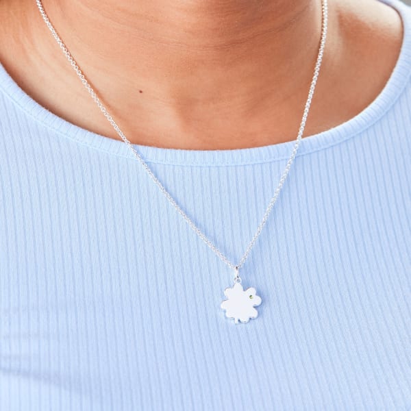 /fast-image/h_600/a-n-a/products/engravable-four-leaf-clover-necklace-21-model-AA611822NKSS.jpg